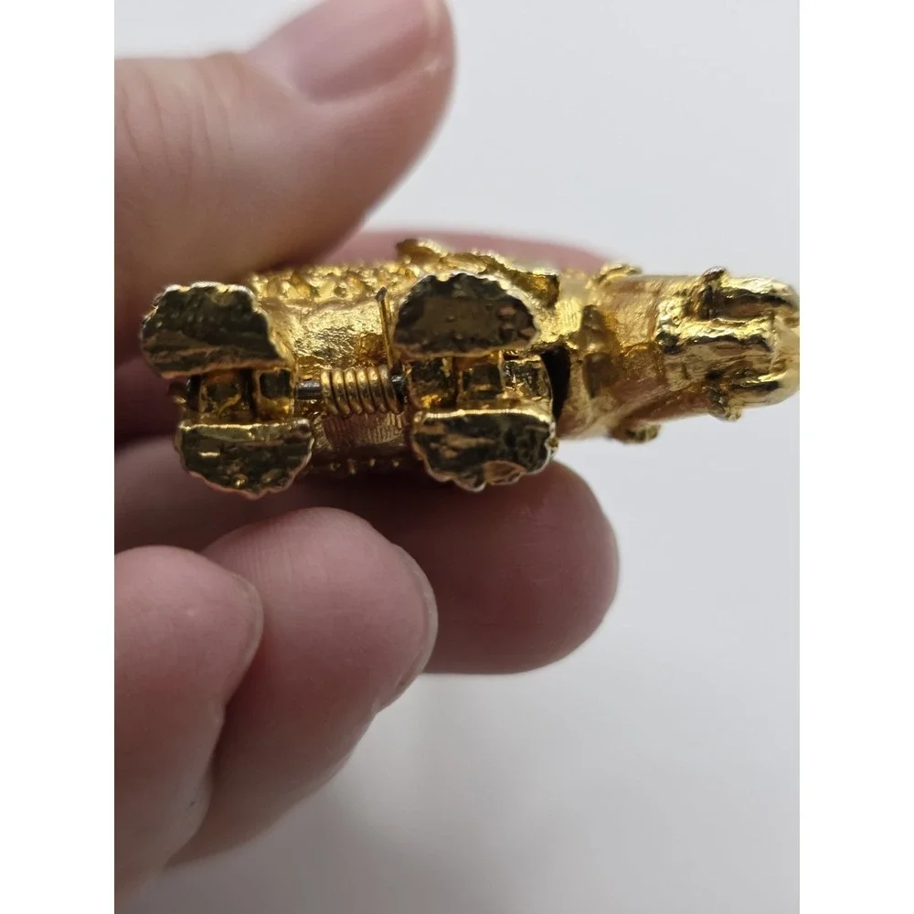 Bangkok Thailand Gold Tone Elephant Figure w/ Secret Compartment Keychain